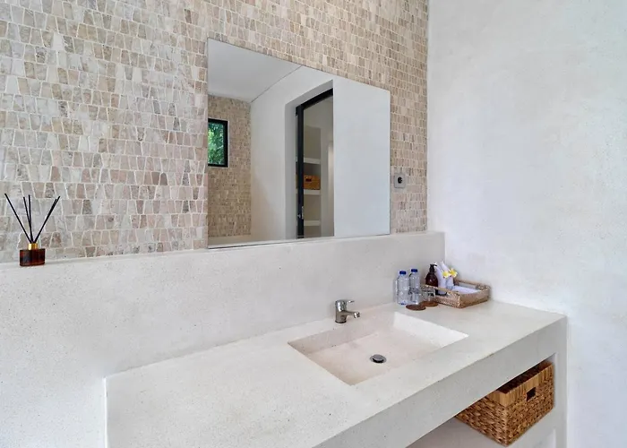 Great Value 2 Bed Villa, Sleeps 4, Fast Wifi Villa Uluwatu (Bali)