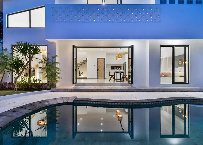 Great Value 2 Bed Villa, Sleeps 4, Fast Wifi * Uluwatu (Bali)