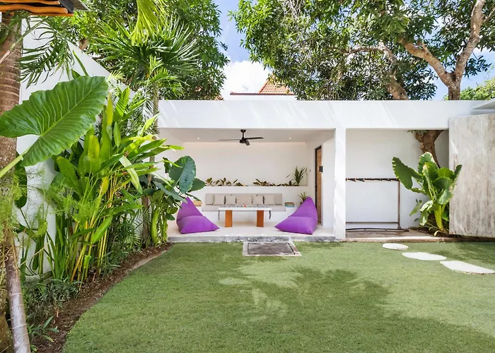 Great Value 2 Bed Villa, Sleeps 4, Fast Wifi * Uluwatu (Bali)